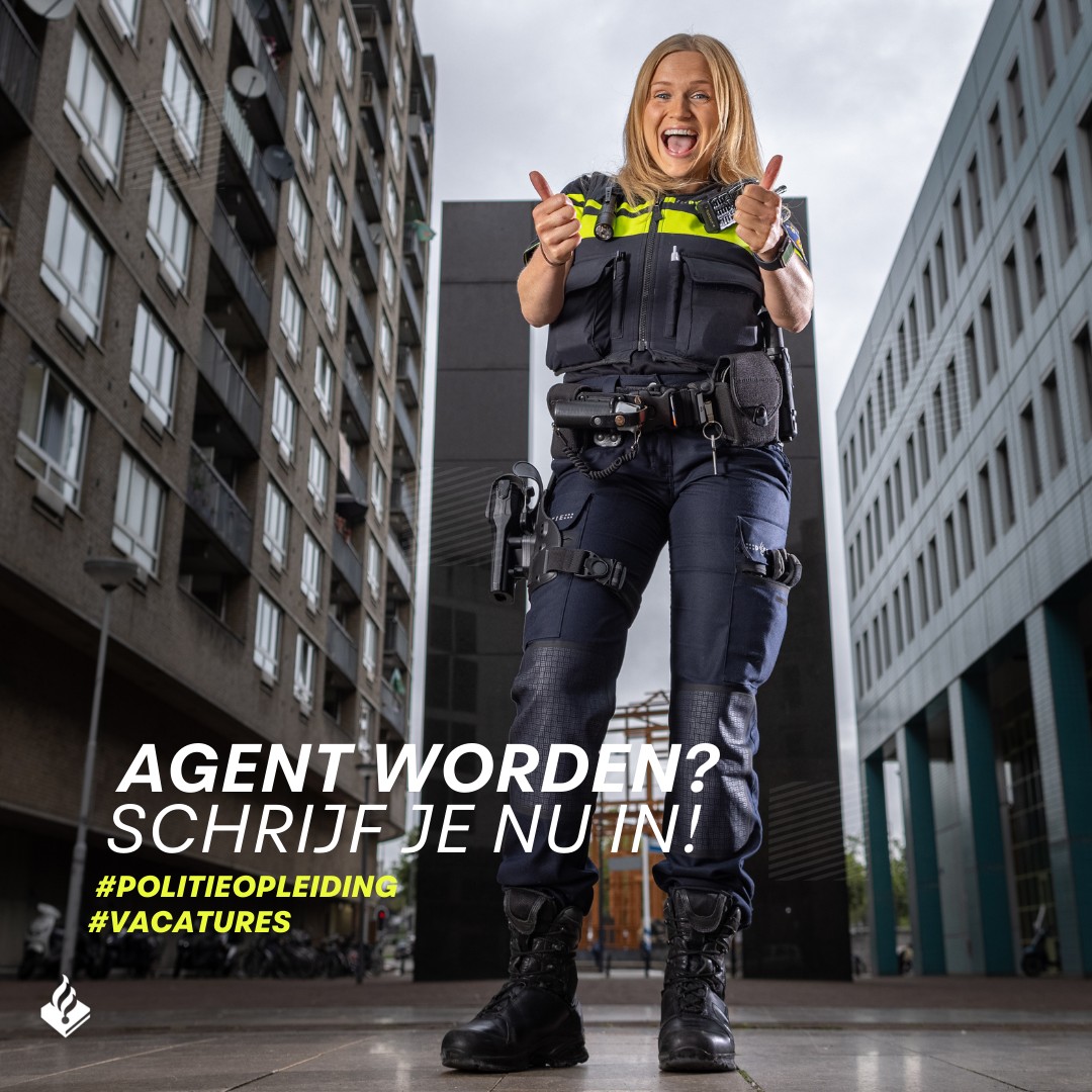 POL_AAenHnze's tweet photo. YES! Je kun je weer inschrijven voor de opleiding tot agent binnen de eenheid Noord-Nederland via https://t.co/k6FlCYqPkv

Schrijf een overtuigende motivatie - je hebt maximaal vijfhonderd tekens, waarin je tóch specifiek bent over jouw match met de politie. Zet ‘m op! ^RM https://t.co/8d7hcVkhk7