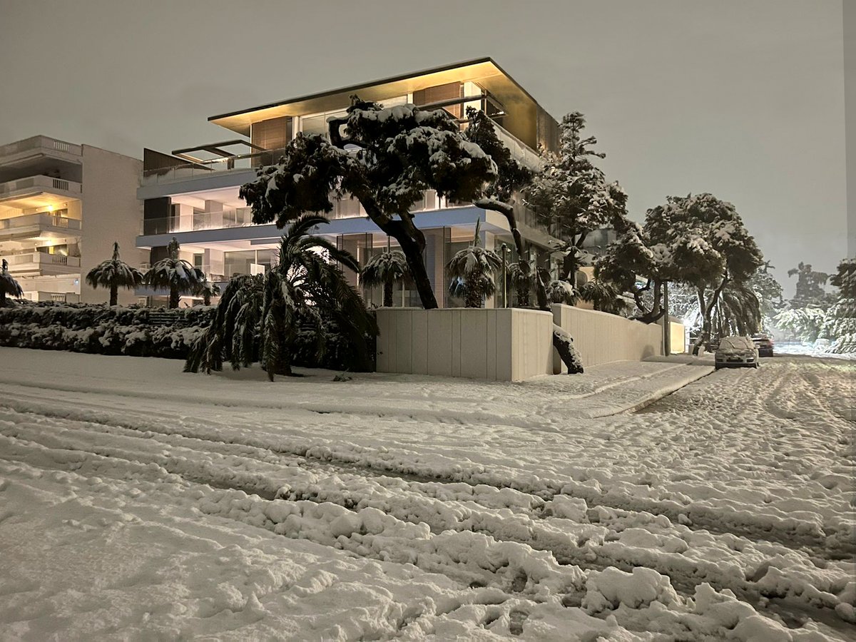 Glyfada – Athens, Greece​

Our Penthouse project in Athens, Greece, during the recent snowfall.​

Lead Designers: <a href="/_SAOTA/">SAOTA</a> 
Interior Designers: <a href="/_arrcc/">ARRCC Design</a> 
Architect of Record: Free Architects

#saota #design #penthouse #athens #architecture