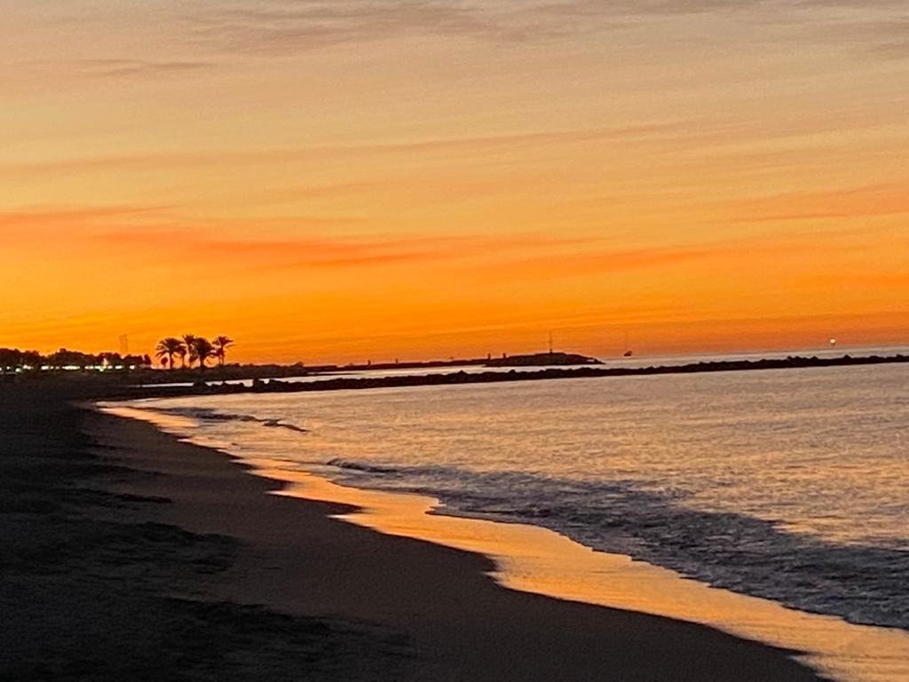 ascensionaynat's tweet photo. Soy muy afortunada por vivir en Almería.
Si estas buscando casa en mi ciudad...¡yo te puedo ayudar! +34 662 135 005 https://t.co/aVYvLdkaUD