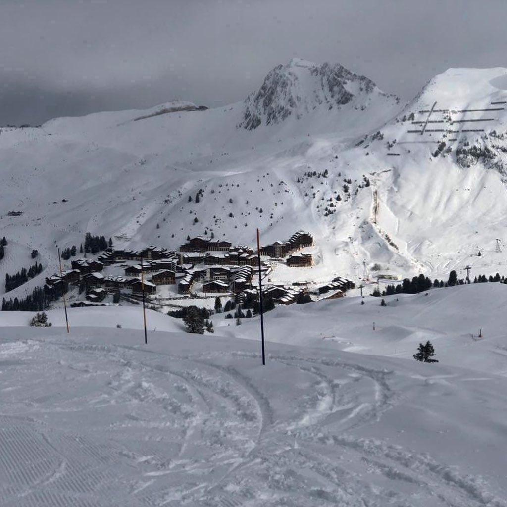 CreteCoteSki's tweet photo. The mountains are stormy &amp; stunning! Oh what a day! ⛷❄️

#LaCabineSki #CreteCote #LaPlagne #FrenchAlps #MountainSki #Paradiski https://t.co/WEFiK4niWM
