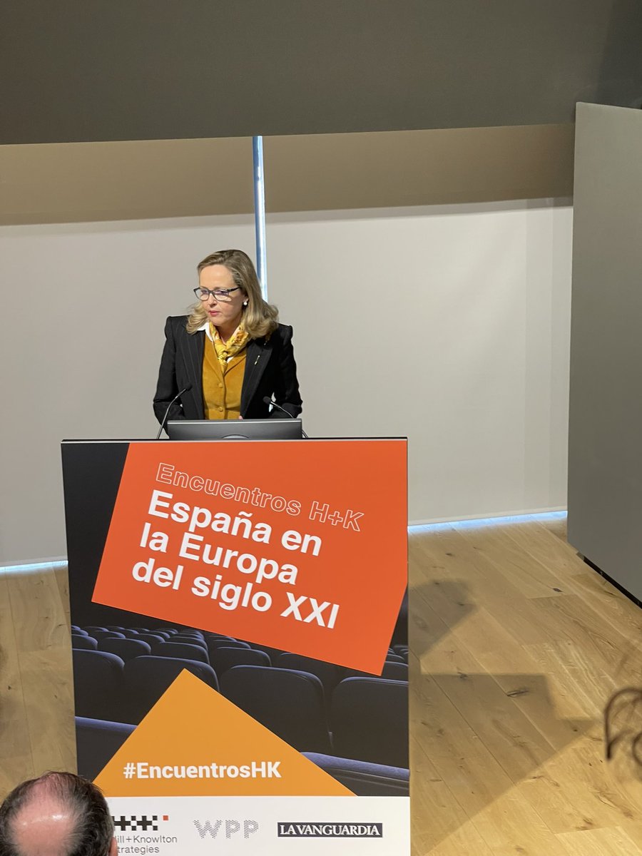 Un aplauso muy fuerte a la Vicepresidenta y Ministra <a href="/NadiaCalvino/">Nadia Calviño</a> por su declaración sobre la importancia de la #igualdad “ no volveré a participar en ningún evento ni a aparecer en ninguna foto en la que sea la única mujer” #GDBAbyWAS  #EncuentrosHK