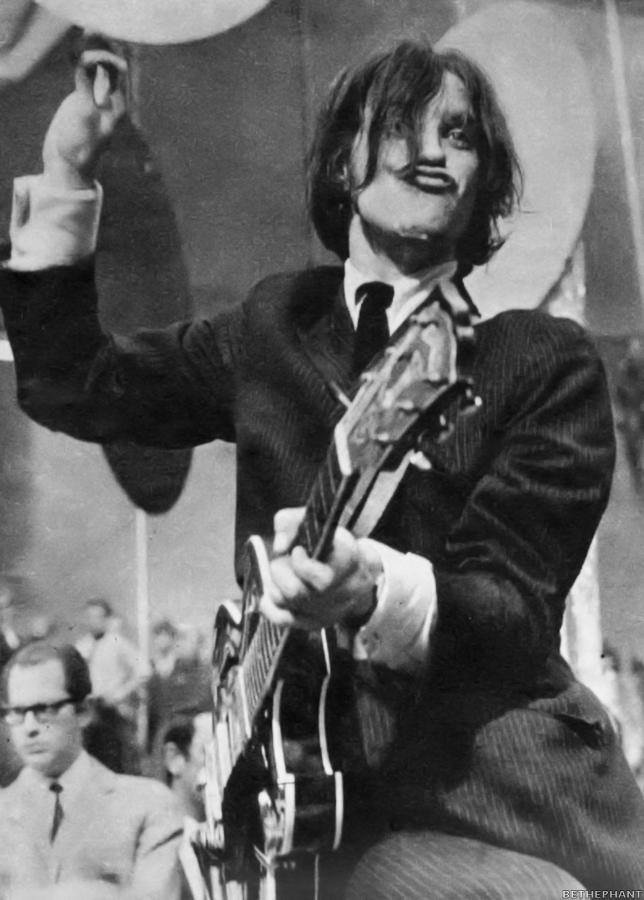 A very happy 75th Birthday to Dave Davies of the fabulous Kinks!   