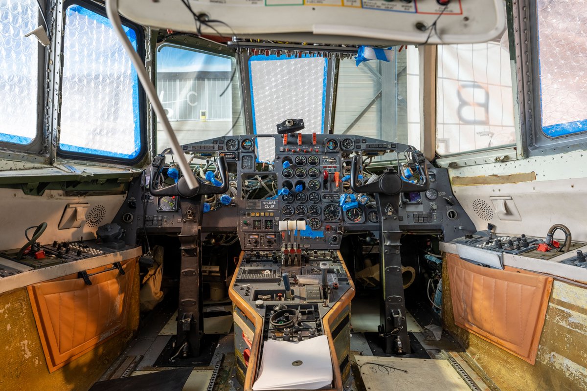 AircraftHarmony's tweet photo. Focus on the cockpit! 👀
#Aircraftmaintenance #Ccheck #Falcon50 #France #Harmonyaircraftservices https://t.co/WUuKc7PXDP