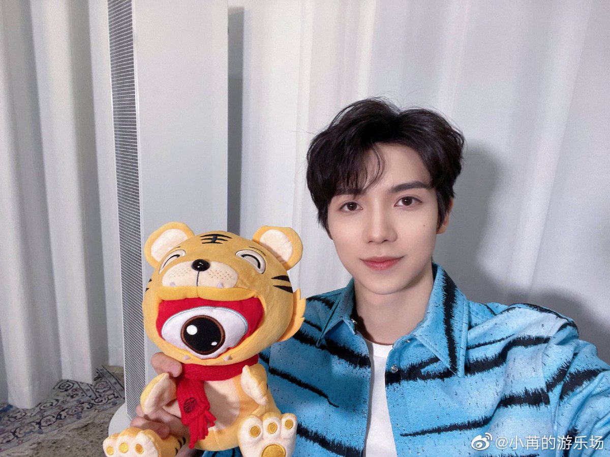 小苒的游乐场 updated with a photo of Luo Yizhou 💚
#LuoYizhou #罗一舟
