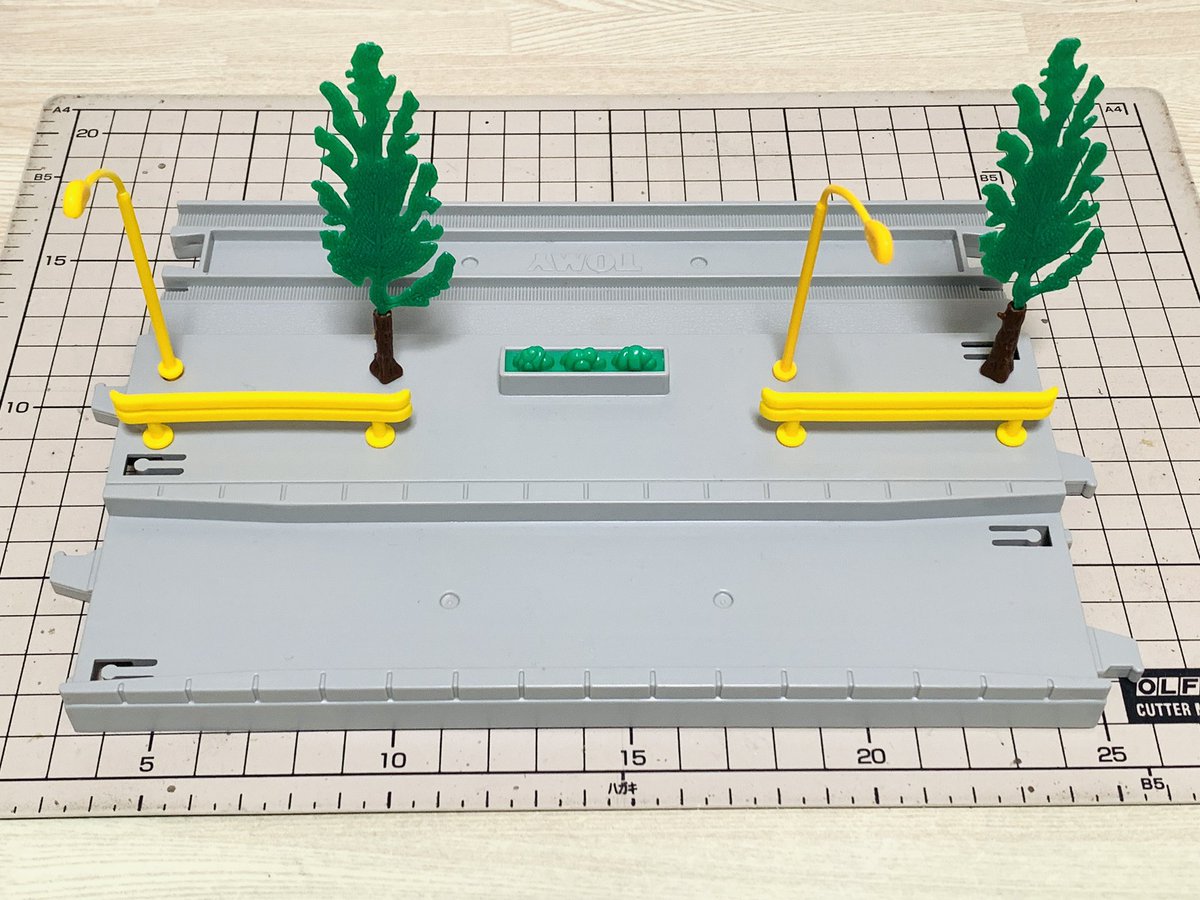 約25年前に登場した、「ｽﾄﾚｰﾄﾚｰﾙ&どうろ」というﾓｰﾀｰﾄﾐｶとﾌﾟﾗﾚｰﾙが一緒