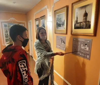 PlavskMuseum's tweet photo. Экскурсия в "Центре князей Гагариных". #История_Плавска https://t.co/w8GlvbAcu9