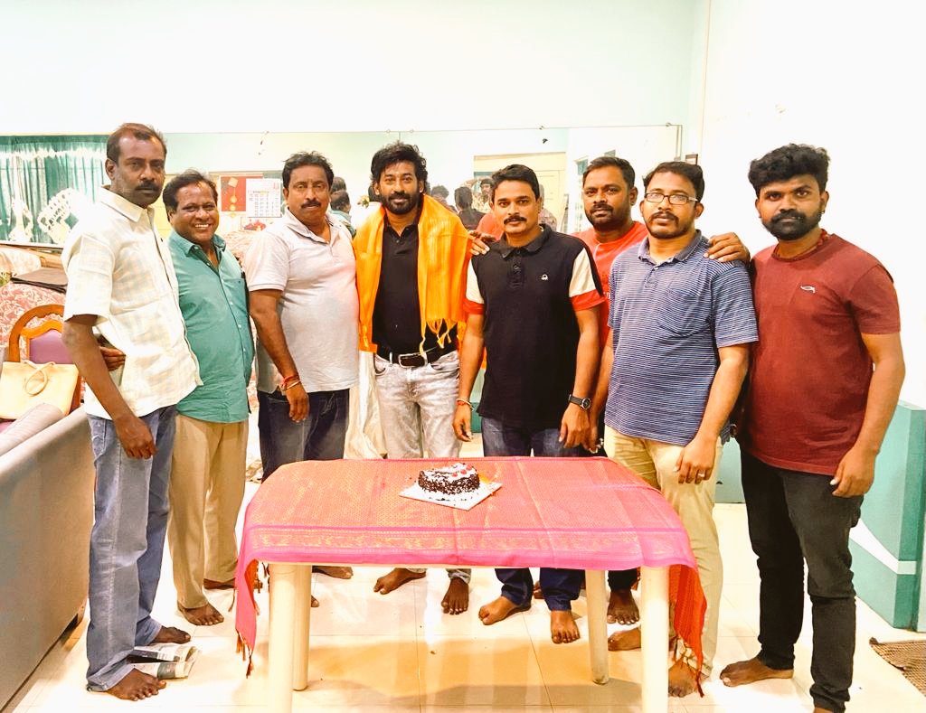 Jawa_king_'s tweet photo. Wishing @ActorAjaykrish of Nadodigal fame a very happy birthday. You've been the sweetest person to everyone you meet. You've always been a person of unceasing positive vibes. I wish you more success and prosperity in your personal and professional life forever. @rajkumar_pro https://t.co/jHtxURA2lU