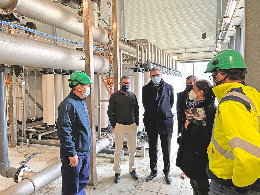 PrefetVendee's tweet photo. Déplacement hier de G. Gavory @prefetVendee
au barrage #Mervent visite technique de l'usine de potabilité
Enjeu prioritaire #Vendée, la préservat° de la ressource en #eau passe par une gestion des retenues combinant product° d’eau potable & régulation des cours d'eau @Vendee_Eau https://t.co/nxvssibHwn