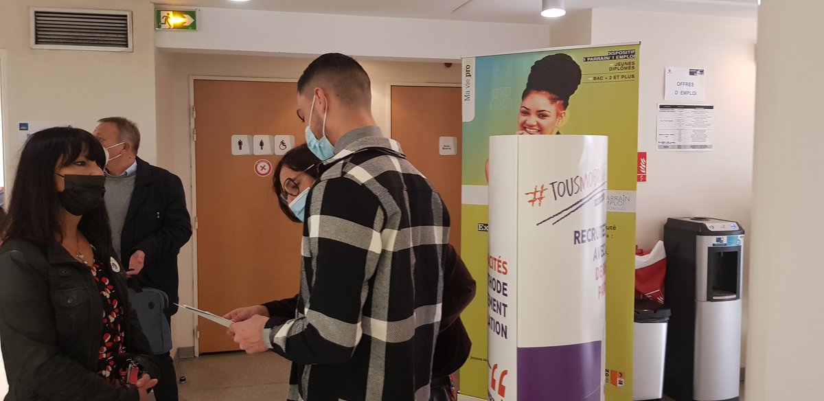Ce matin au @pole_emploi du Cannet dans le cadre de la Semaine des Services de l'Automobile et de la Mobilité, recrutement et découverte des métiers. 30 postes proposés, 6 entreprises présentes. "Je cherche un poste de préparateur auto, j'ai la passion de l'automobile"#SSAM
