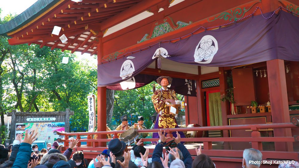 Neotourist's tweet image. Сегодня праздник Сецубун, сигнализирующий о начале весны в Японии. Его отмечают в том числе бросанием жареные бобов "мамэ" и крича: " Oniwasoto! Fukuwauchi!" - отпугивая злых духов и приветствуя удачу, а также поедая эхомаки суши