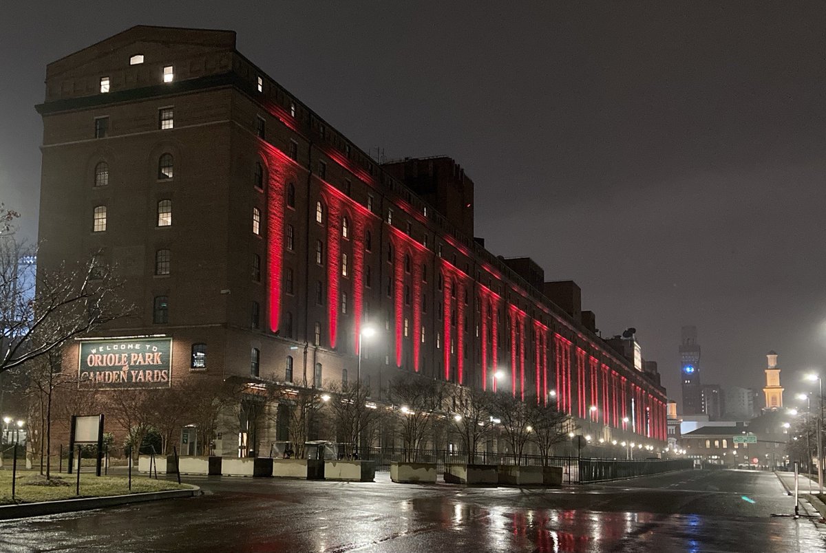 #Baltimore @Orioles Camden Yards Warehouse lights lit red in honor of the #BCFDFallenFirefighters. #Butrim #Sadler #Lacayo #HonoringOurHeroes