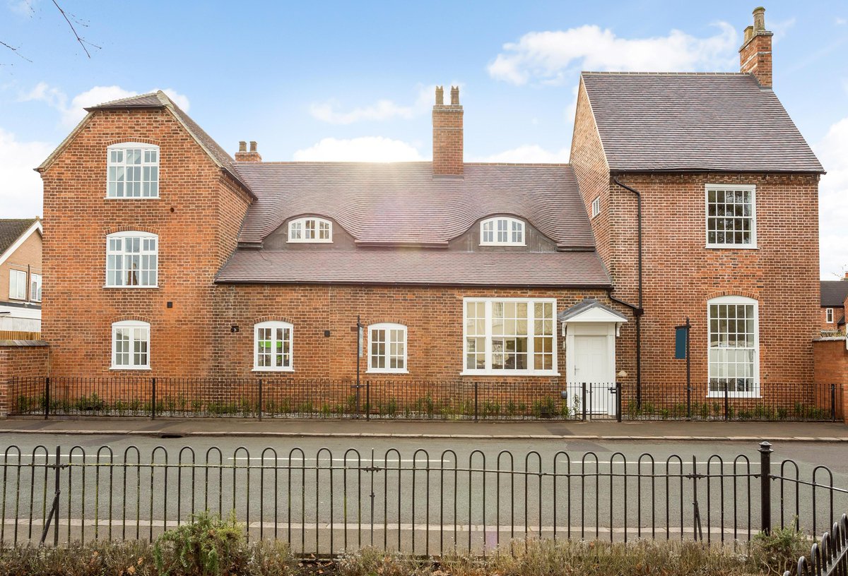 ARMCOPartners's tweet photo. Have you seen the new Home Farm #SidleyPiperHomes in Alrewas? Aren’t they lovely?! 🤩
Each #home is beautifully designed to suit the location and offers a #luxury feel. Just see for yourself below!
Want to book a viewing? Call the #WalkerDoble team today on 0121 309 0333. https://t.co/IrMfuxKrQM