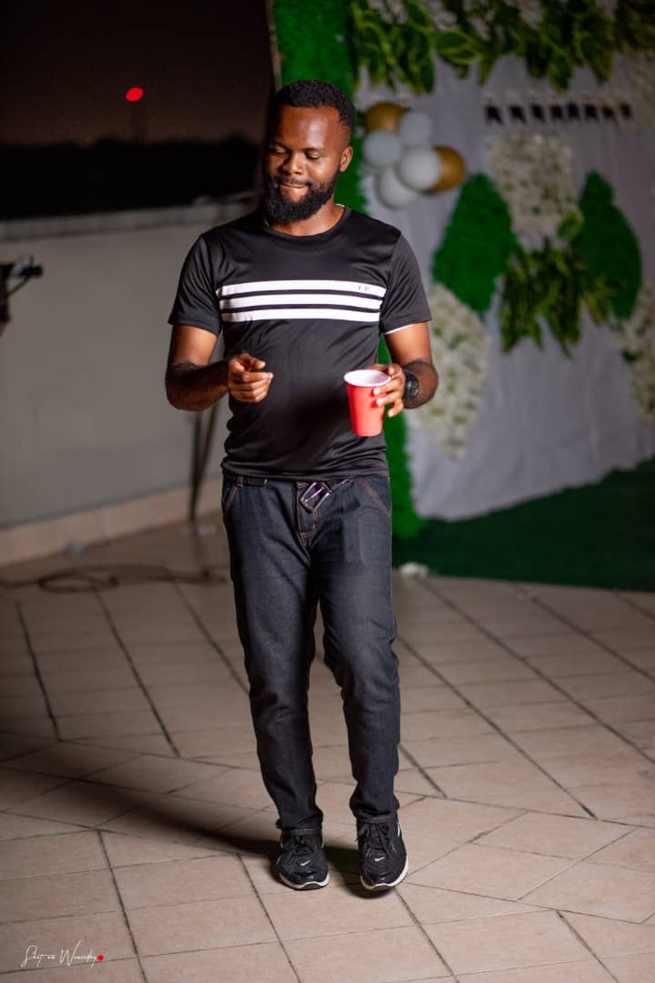 samchido3's tweet photo. @TheRadioLioness @CoolFMPH Sure....we outside.
@CoolFMPH https://t.co/iwzmaINNDC