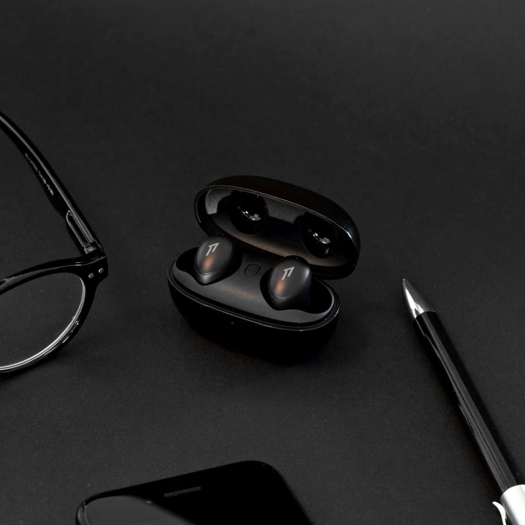 Quality sound, a discreet look, and a comfortable fit. 

Hear every little detail from clear highs to booming bass and benefit from automatic pairing, IPX5 water and sweat resistance and customized controls 🎶🎧

Get your pair <a href="/IncConnection/">Incredible</a> -  bit.ly/ColorBuds-TWS