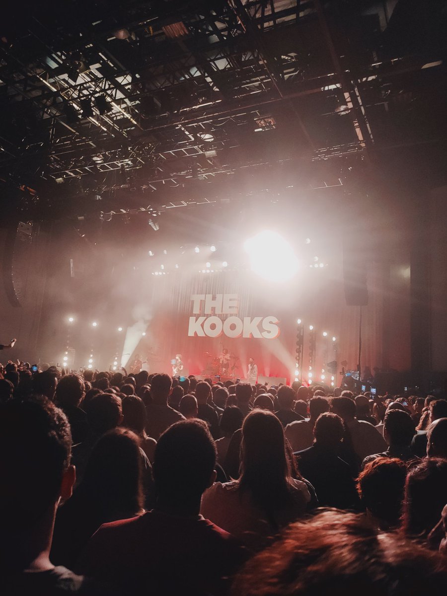 GreenJack_'s tweet photo. What a gig!!! @thekooksmusic @PlymPavilions 🎸 #InsideInInsideOut https://t.co/9JfvC7hbBB