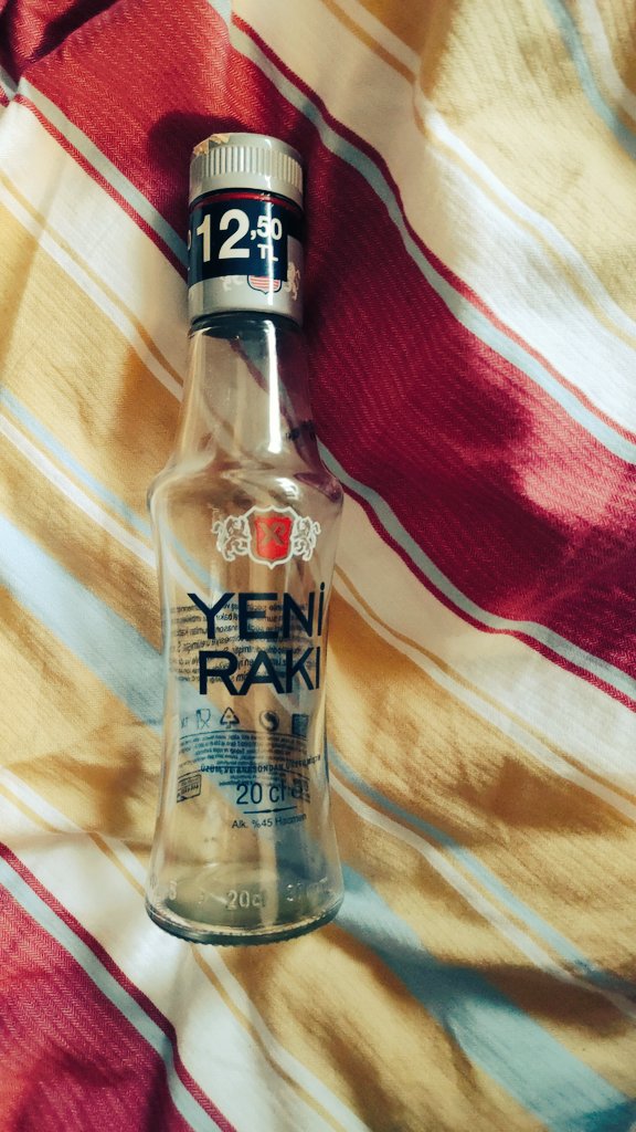 Found this artefact from circa 2011 while spring cleaning at my parents. Hey gidi günler 🥲
eksisozluk.com/20lik-raki--19…