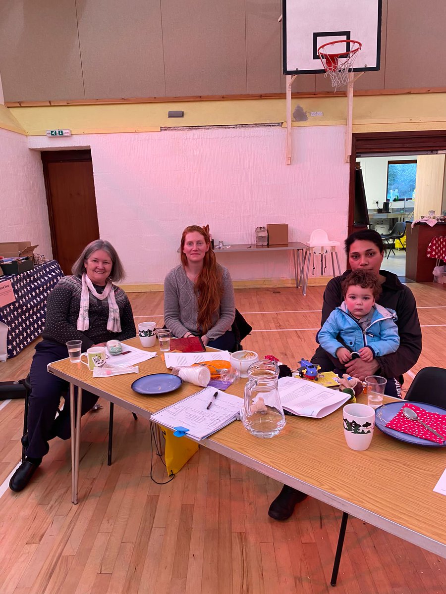 lastaid_scot's tweet photo. Our first session of Last Aid course F2F in 2 years took place in Kinlochewe yesterday!
Well attended by a multi-generational audience!
Next session is at GALE centre 9th Feb see link below https://t.co/LEwLWKVWh2
@visitwesterross #kinlocheweVH #lastaid @GALE_Centre https://t.co/oidEcfMM53