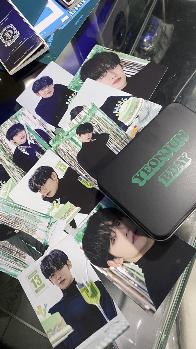 hoebi0's tweet photo. late post,,,, thank u @hallyuexpressph !! kala ko totga pc ko na to huhuhu 😩🤍🤍 https://t.co/b4WXb5Dnzf