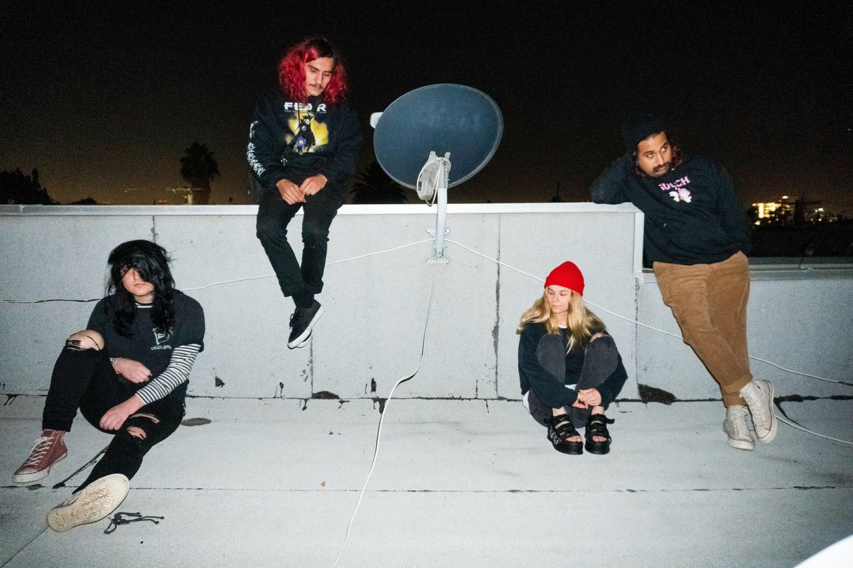loudwomenclub's tweet photo. "an anthem for everyone who has suffered from unsolicited dick pics, judgements about their body, deadnaming, and all the other awfulness encompassed by toxic masculinity."

Today’s track of the day is ‘Dcapit8’ by LA’s queer pop punkers @SOLANCY_ 

https://t.co/ESjlyObhTA https://t.co/vWnty5f5Jx