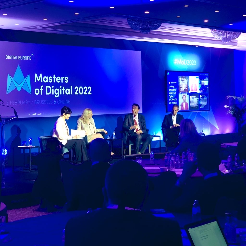 Fostering young talents is fundamental, but so is #reskilling and #upskilling the whole population, said earlier today <a href="/mathieuweill/">Mathieu Weill</a>, Head of Digital Economy Department at <a href="/Economie_Gouv/">Ministère de l'Économie et des Finances</a> during the panel on "The European Economy of the Future" at #MoD

#DigitalSkills