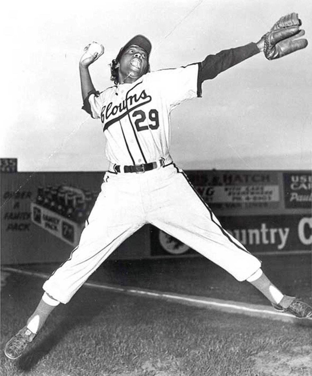 HerstoryR's tweet photo. Happy Black HERstory Month- Toni Stone was the first of three women to play professional baseball full-time, in the previously all-male Negro leagues. This also made her the first woman to play as a regular on an American big-league professional baseball team. https://t.co/HZnoJPFTYi