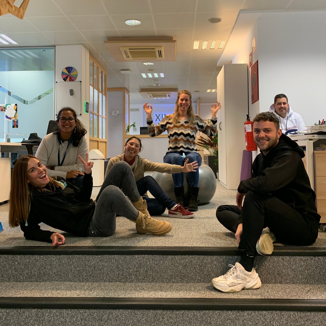 NewWork_es's tweet image. Casual poses to show you what‘s going on in the HR team🤷‍♂️ The very definition of a golden team 🏅 

#newwork_vlc #forabetterworkinglife