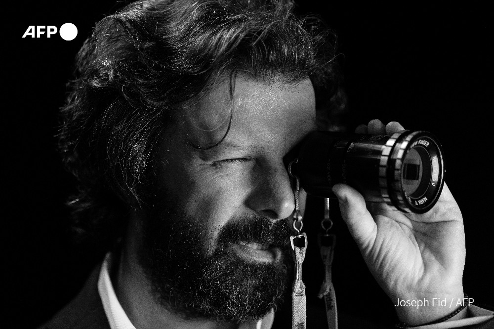 mojoinparis's tweet photo. Lebanese film director and producer Wissam Smayra in @AFP #Beirut's #photo studio 
#Lebanon #movies #cinema 🎥 🇱🇧 
📷 by @JOSEPHEID1

🇱🇧 https://t.co/Bo6cJDAH13