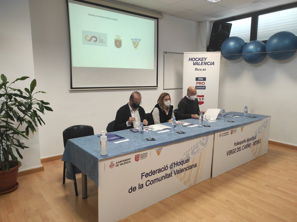 🏑Comienza la rueda de prensa para la presentación de la #FIHProLeague <a href="/FHCV/">FHCV Hockey</a> <a href="/rfe_hockey/">Hockey España</a>

📍Poliesportiu Verge del Carme-Beteró. #HockeyValència