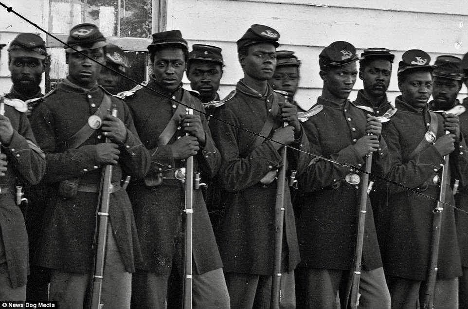 #DidYouKnow - By the end of the Civil War, roughly 179,000 Black men served as soldiers in the #USArmy and another 19,000 served in the #USNavy. 🇺🇸🇺🇸
#BlackHistoryMonth2021 #SUVCW #USN #AmericanHistory #History #Veterans #HonorThem #AfricanAmericanHistory