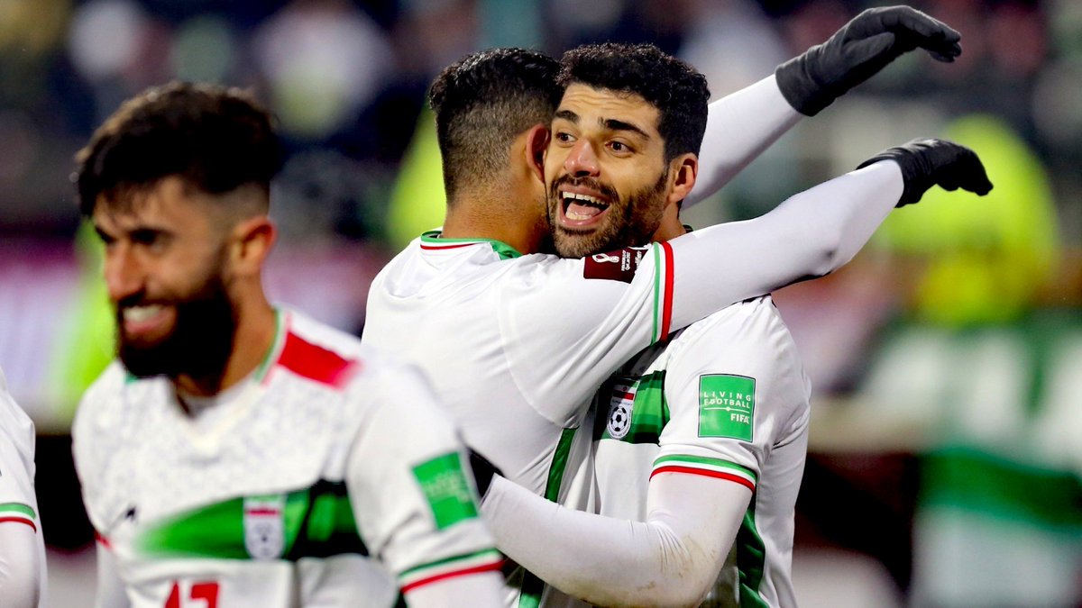 A falta de la ventana de Marzo hay 15 clasificados a <a href="/qatar2022es/">Qatar 2022™ español</a>

Europa: 🇷🇸 🇪🇸 🇨🇭 🇫🇷 🇧🇪 🇩🇰 🇳🇱 🇭🇷 🏴󠁧󠁢󠁥󠁮󠁧󠁿 🇩🇪
América: 🇧🇷 🇦🇷
Asia: 🇰🇷 🇮🇷 
Organizador: 🇶🇦

Abro 🧵de como se definen los 17 cupos restantes.

#Qatar2022