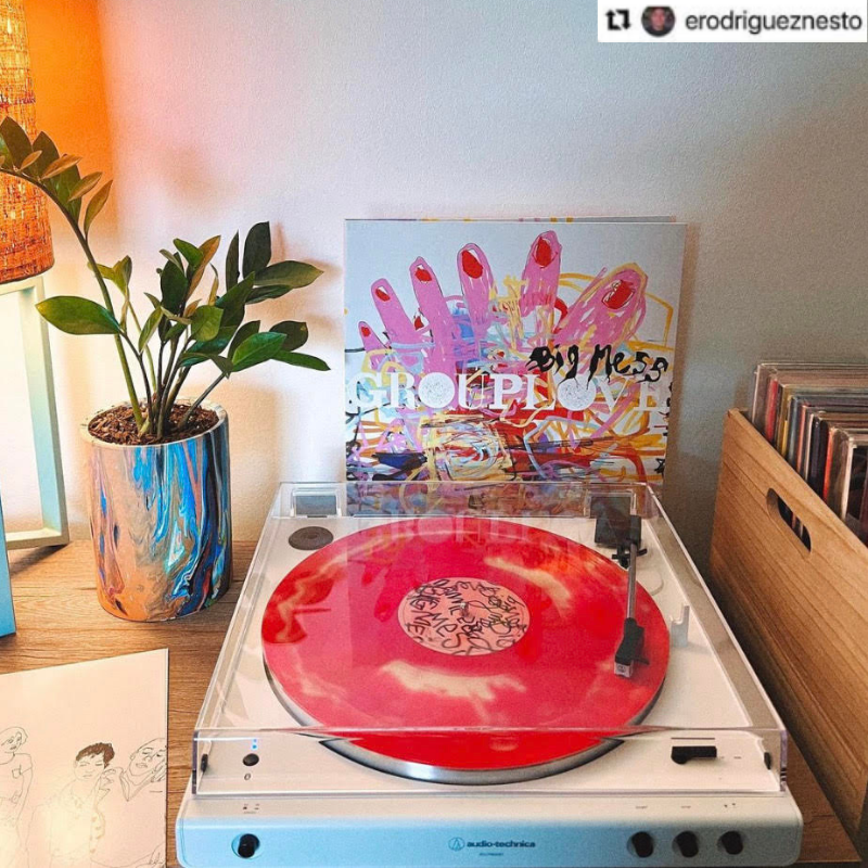USAudioTechnica's tweet photo. #FanPhotoFriday: Who else is really proud of their #vinyl collection? Thanks for sharing your AT-#LP60XBT #turntable setup, Instagram user @erodrigueznesto! https://t.co/iJmSoRQJOA #AudioTechnica https://t.co/18atj3RhUG