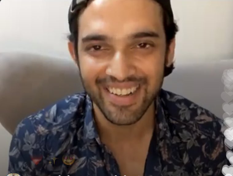 ParthianIndu's tweet photo. #SuPraxParth                                        SINGLE SAIYAAN OUT NOW
That Smile😘😘😘 https://t.co/dz0UoMOJc0