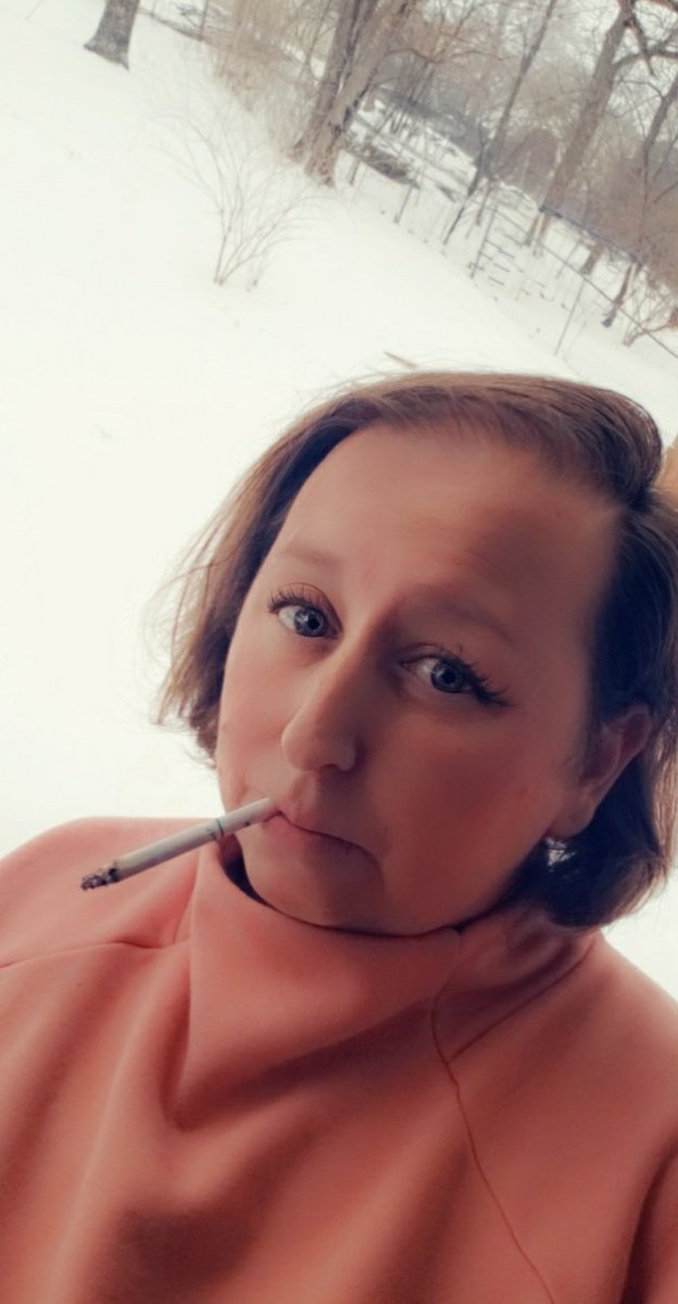 Fuck this snow.... #readyforsummer #smoking #smoke #smokingwomen  #cigarette