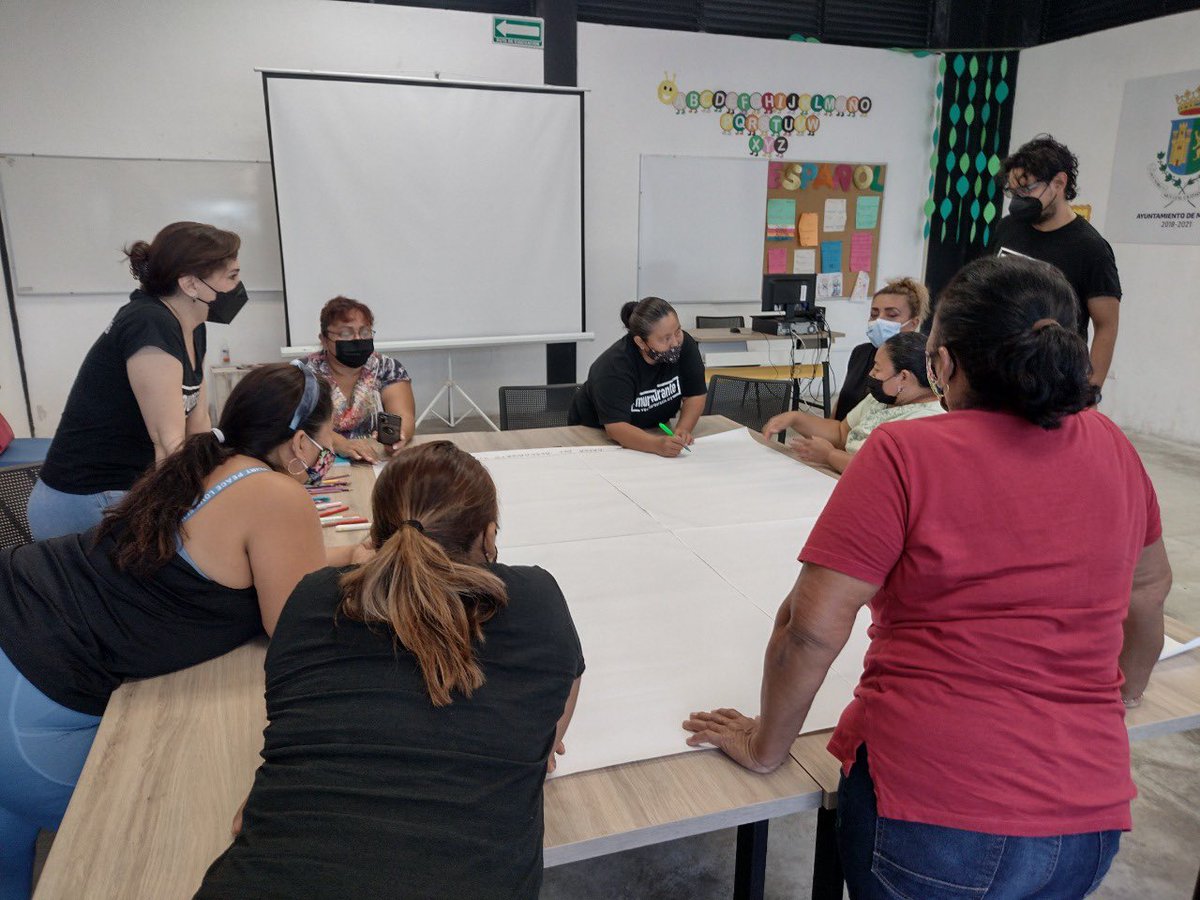 MurmuranteT's tweet photo. #ComunidadMurmurante #FONCAMX 

#Día3

¡Seguimos haciendo comunidad! 

El día de ayer fue nuestro tercer día del taller ❞Testimonio y documento desde la comunidad❞, en el Centro Integral del Sur acompañadxs de las integrantes del Laboratorio de Procesos Sociales. https://t.co/E1iFkcfKPu