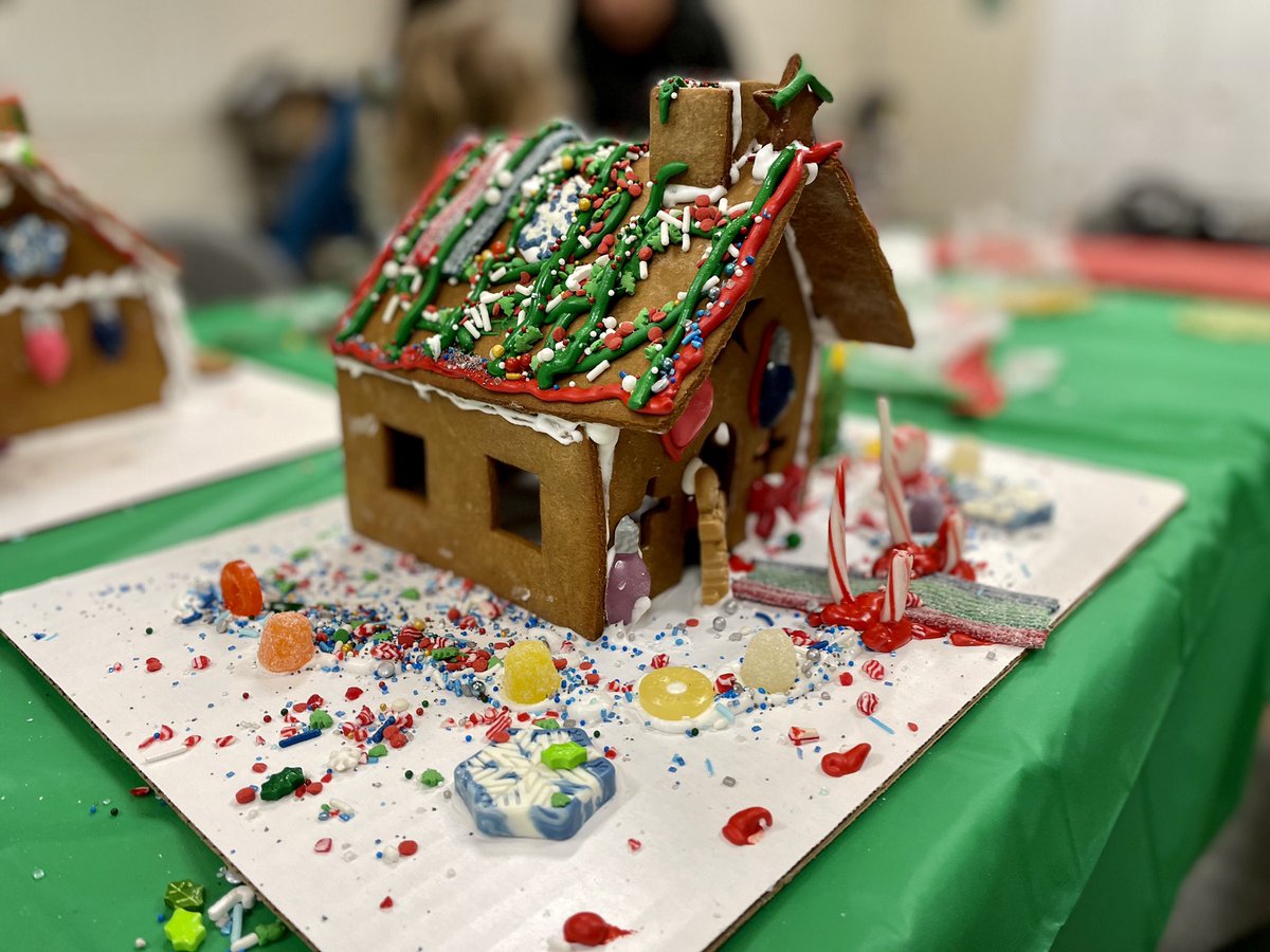 StartsWithHope_'s tweet photo. Just a few of the Gingerbread Houses built at Project Hope’s  #contestforacause! How tasty do these look?! 🤤 

#homelessyouth #fosteryouth #fostercare #endhomelessness #projecthope #startswithhope #volunteer #donate #homesforhomeless #helpinghomelessyouth #homefortheholidays https://t.co/7ex9E9DKmI