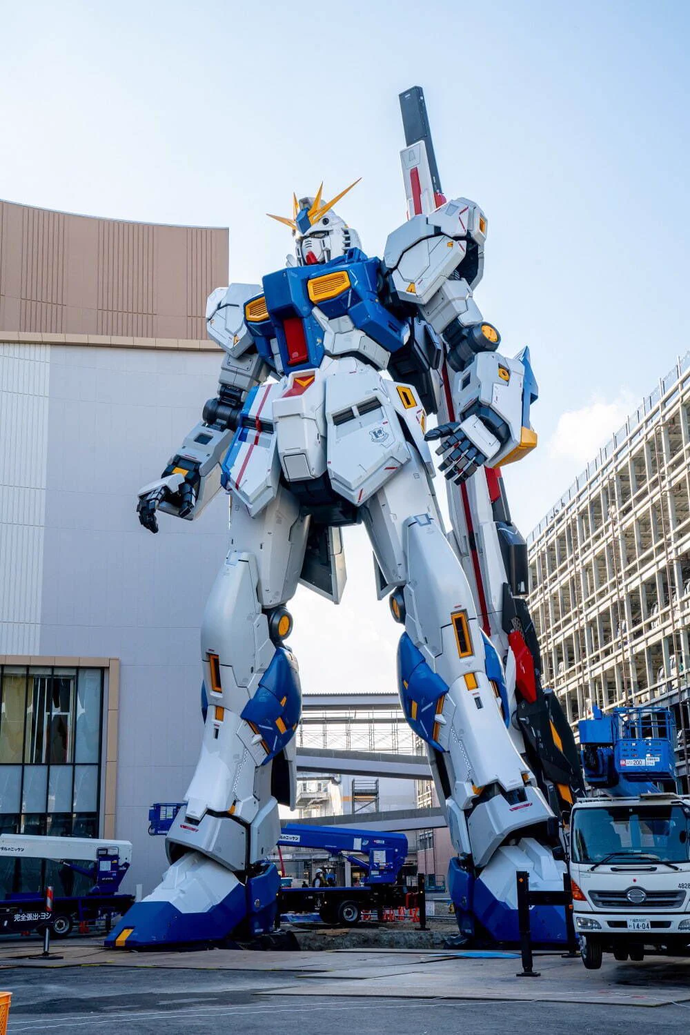 @livedoornews もしなんかの間違いで日本に堕ちてきてもνガンダム あるし大丈夫か。 