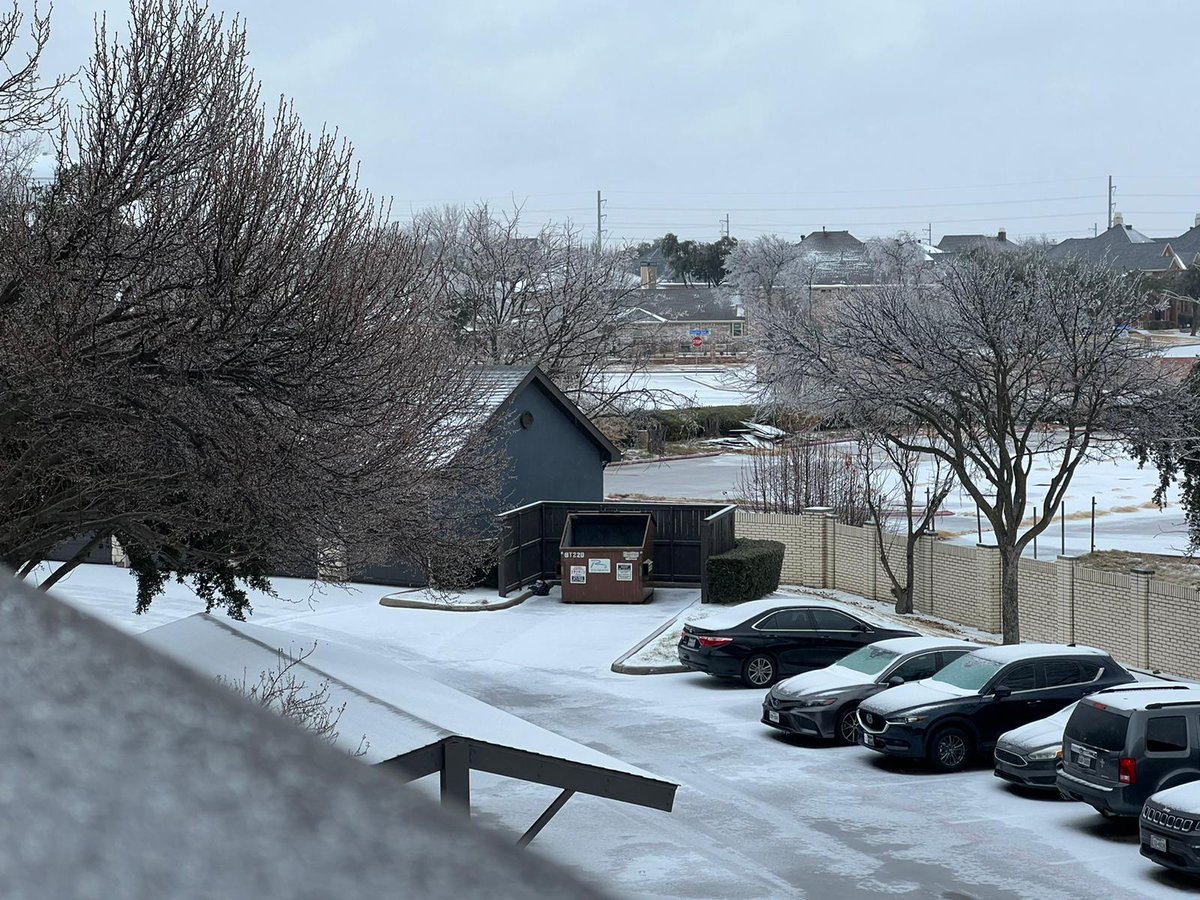 irraju's tweet image. It is an annual thing now. #WinterStorm #TexasWeather