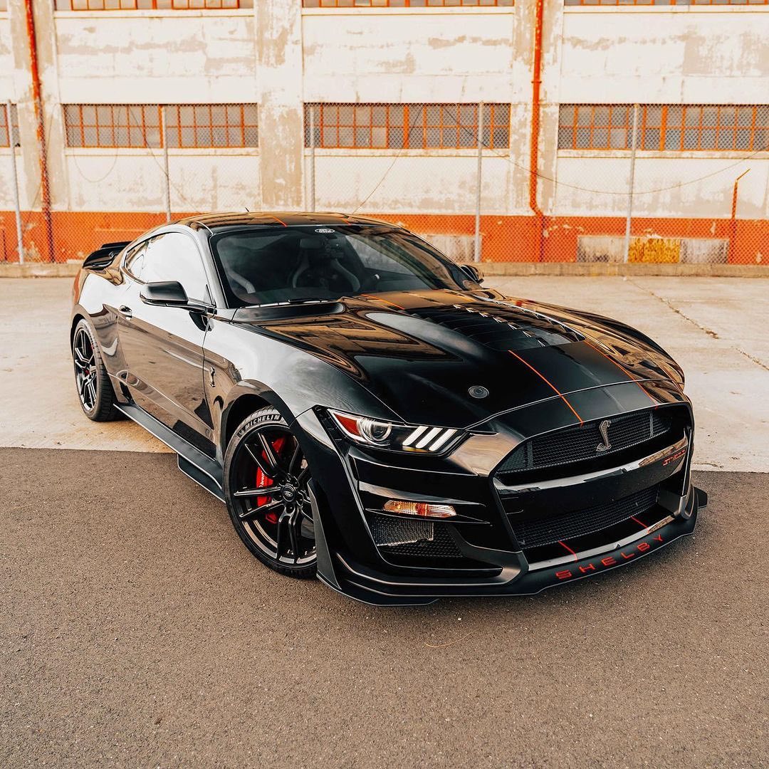 addict_auto's tweet photo. Ford Mustang Shelby GT500 🖤🔥 https://t.co/8GUuHVfjiZ