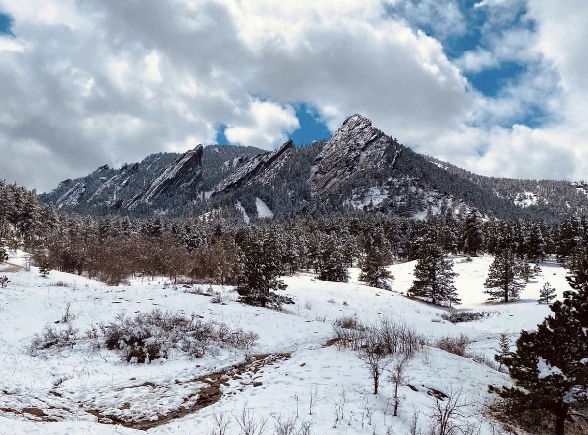 downtownboulder's tweet photo. One of the best parts of downtown Boulder is being so close to stunning natural landscapes...like our famous Flatirons. 💛 What is one of your favorite Boulder views? ⁠
⁠
📸 : @VisitBoulder https://t.co/lOpD5d2Flw