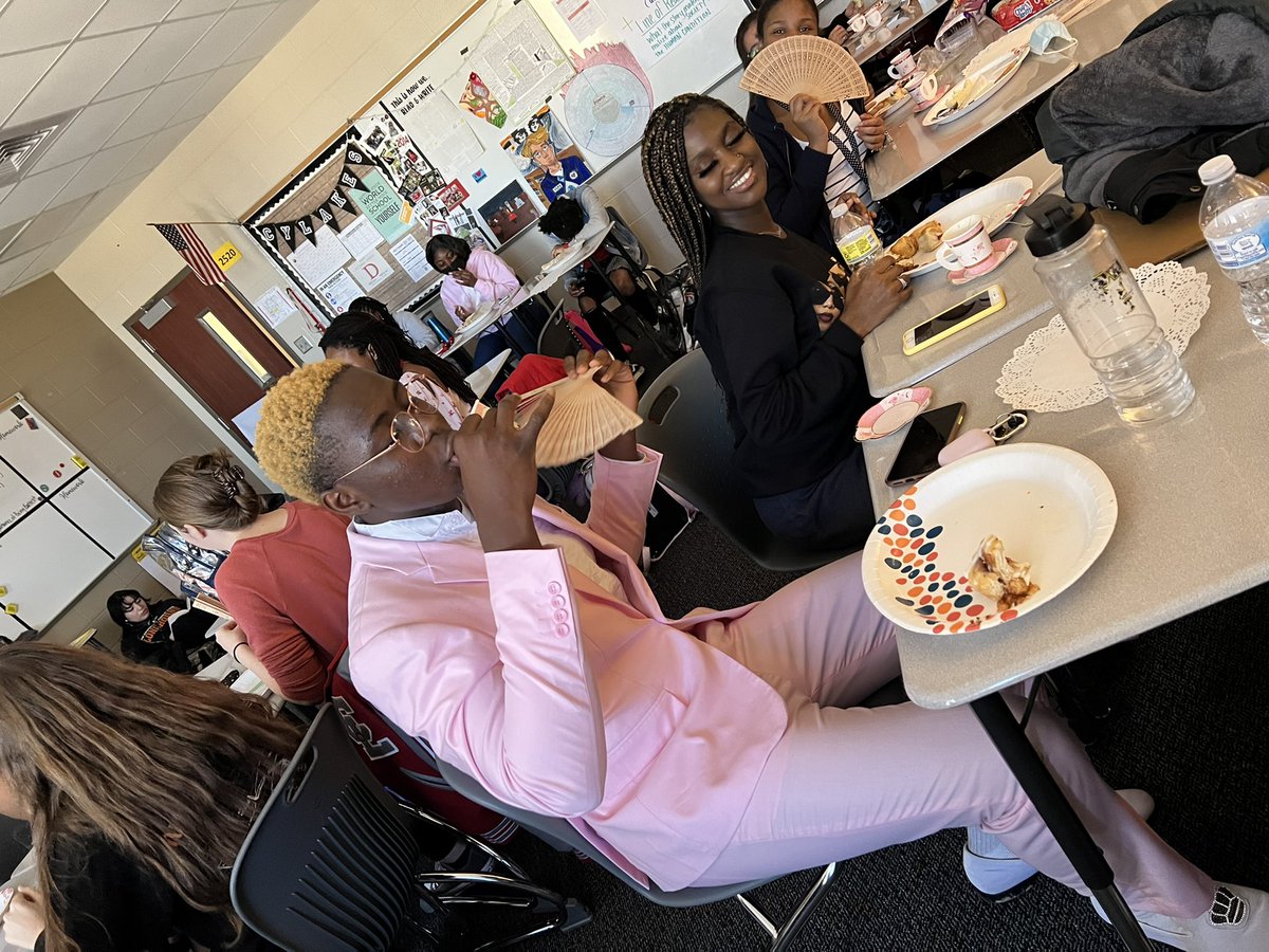 LaylaMontyCLHS's tweet photo. Reading a British play always goes down better with a little tea party…☕️#earnestness #wefancy #cucumbersandwichesfordays https://t.co/LpLYPj27qw