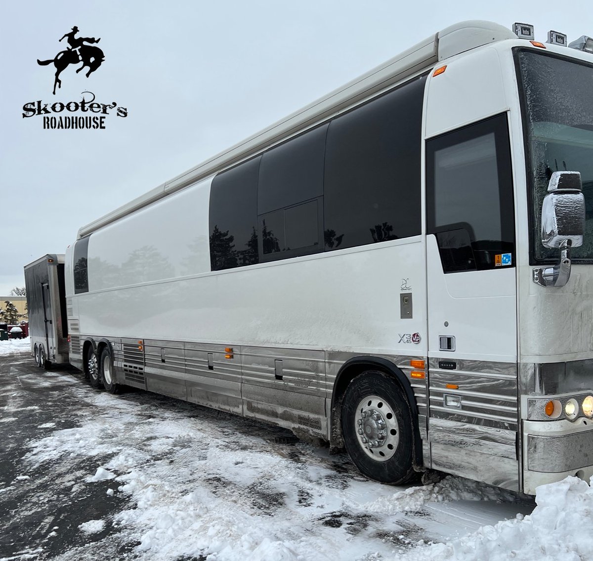 We are getting ready for tonight!
Easton Corbin has arrived!
Doors 6:30pm!
A few last minute tickets are available!  grab them while you can!

nightout.com/events/easton-…
