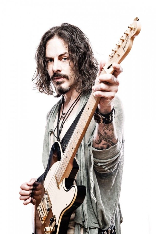 Hoy cumple años el fenomenal guitarrista  Happy Birthday!    