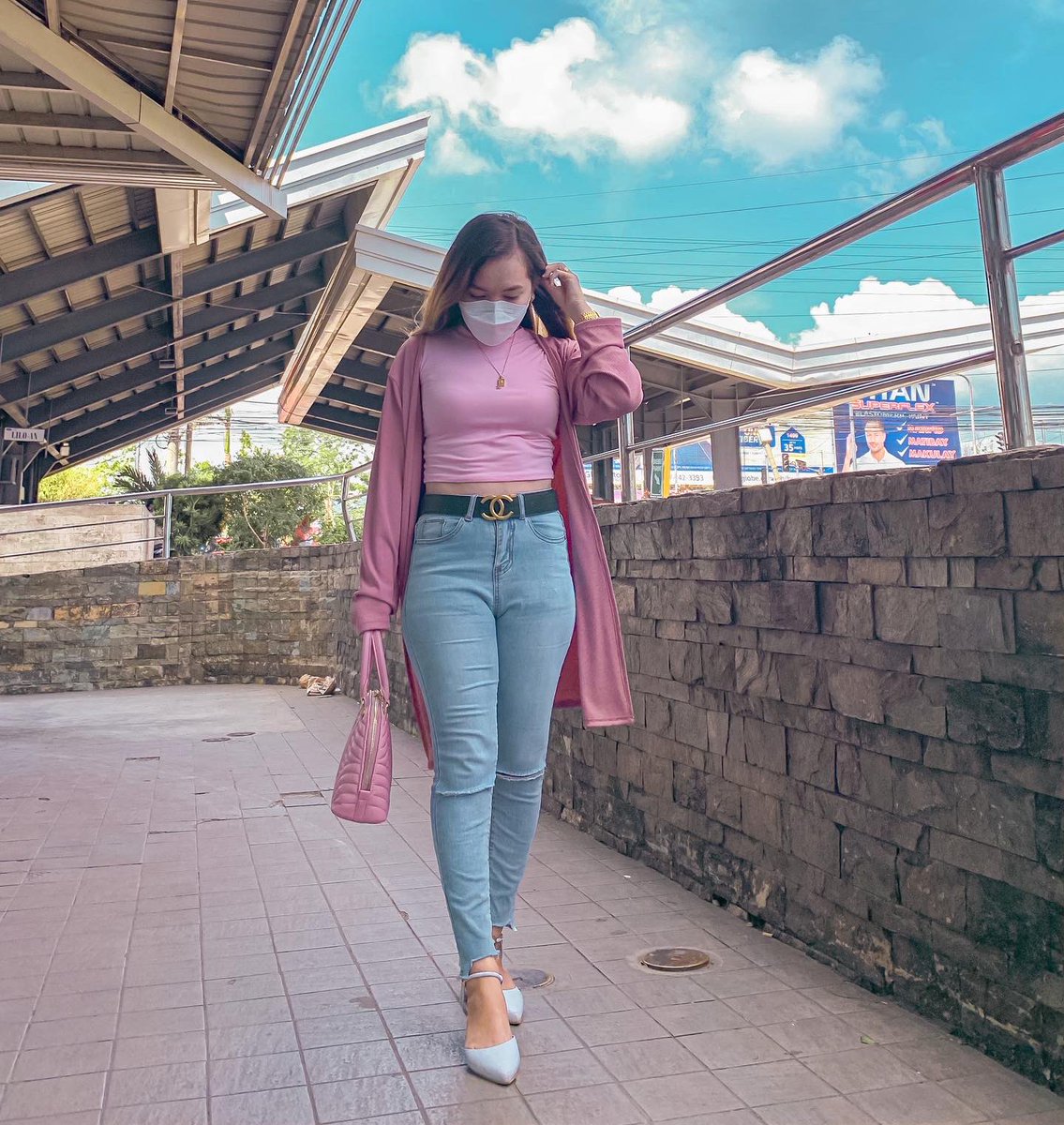 elgobarriga's tweet photo. A cute outfit can really make your day. If I wear something I look good in, my mood just goes way up. Thanks @dapper.clo_ph for my ootd! 😍 
Yes we’re back dapper chics, stay tuned! 
Don’t forget to like/follow our I.G and Facebook Page for more updates. 😉💗 https://t.co/aFNt7cHxQ7