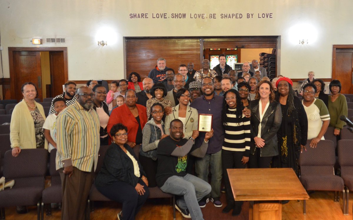 T4CG's tweet photo. How can churches and church leaders contribute to #levellingup? By joining with neighbours and being a church focused on community, as @PastahJ and his congregation show in our story here:
https://t.co/se1qEHmn4Q https://t.co/5hDsEHOcdh