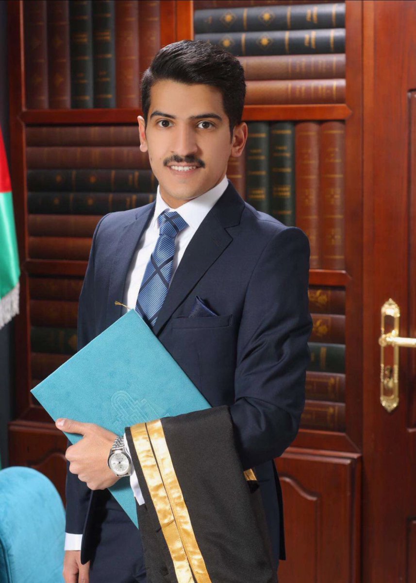 ( وآخر دعواهم أن الحمدلله رب العالمين )

الحمدلله الذي بنعمته تتم الصالحات 
تم ولله الحمد تخرجي من المملكه الاردنيه الهاشميه
( وحصولي على درجة البكالوريوس )
في تخصص : العلوم السياسيه

اخوكم : فهد محمد سعد الهدبه
