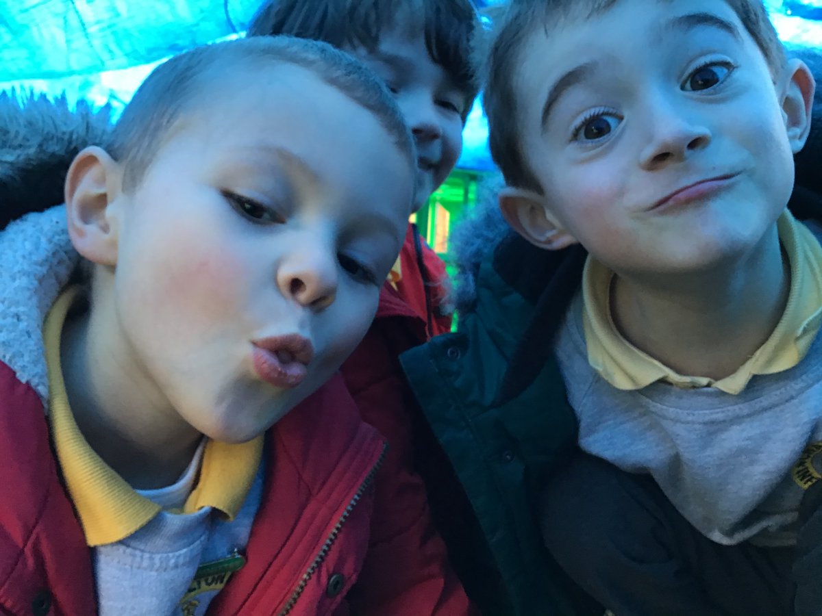 blueclassckis's tweet photo. Earlier this week Explorer Ellis sent a letter to blue class all the way from the Arctic! We’ve been making igloos to help him keep warm on his expedition 🥶 https://t.co/c5fg7RFeAq