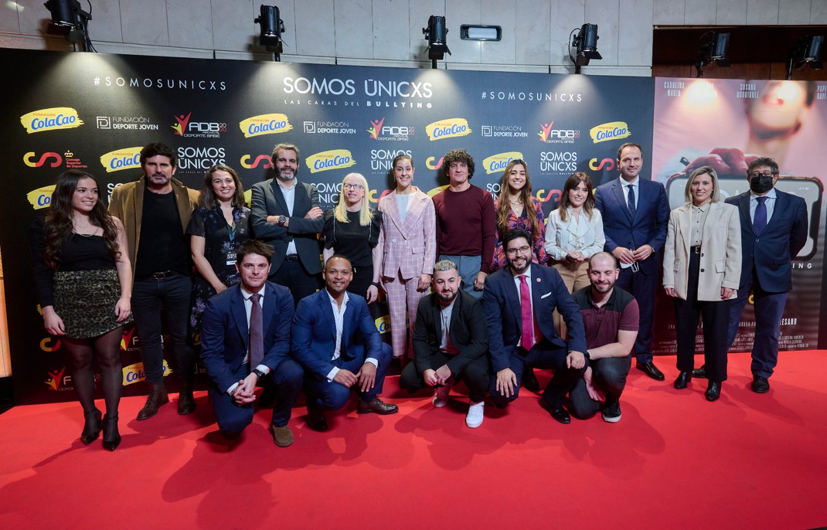 deportegob's tweet photo. Ayer estuvimos bien representados en la presentación de #SomosÚnicxs, de @fundcolacao y @fundaciondepjov junto a Ray, Susana o Carolina. Que notéis el apoyo de @deportegob contra la lacra del bullying es importantísimo para nosotros! 🏋️🏋️🏋️ https://t.co/skvxsV4bYR