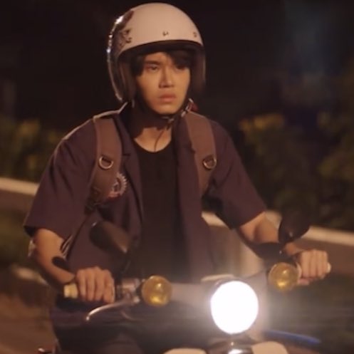 farsyin_anw's tweet photo. ลูกแม่ขี่รถเครื่องเก่งมาก😭 #WeTVxกลรักรุ่นพี่ https://t.co/B9LL1xoIoo