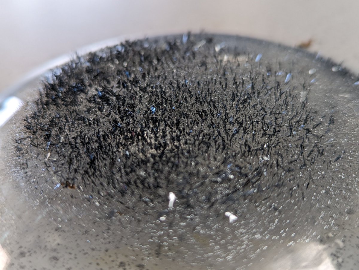QPCSScience's tweet photo. Iodine deposition on the ice cold watch glass https://t.co/Qar03PxYdN