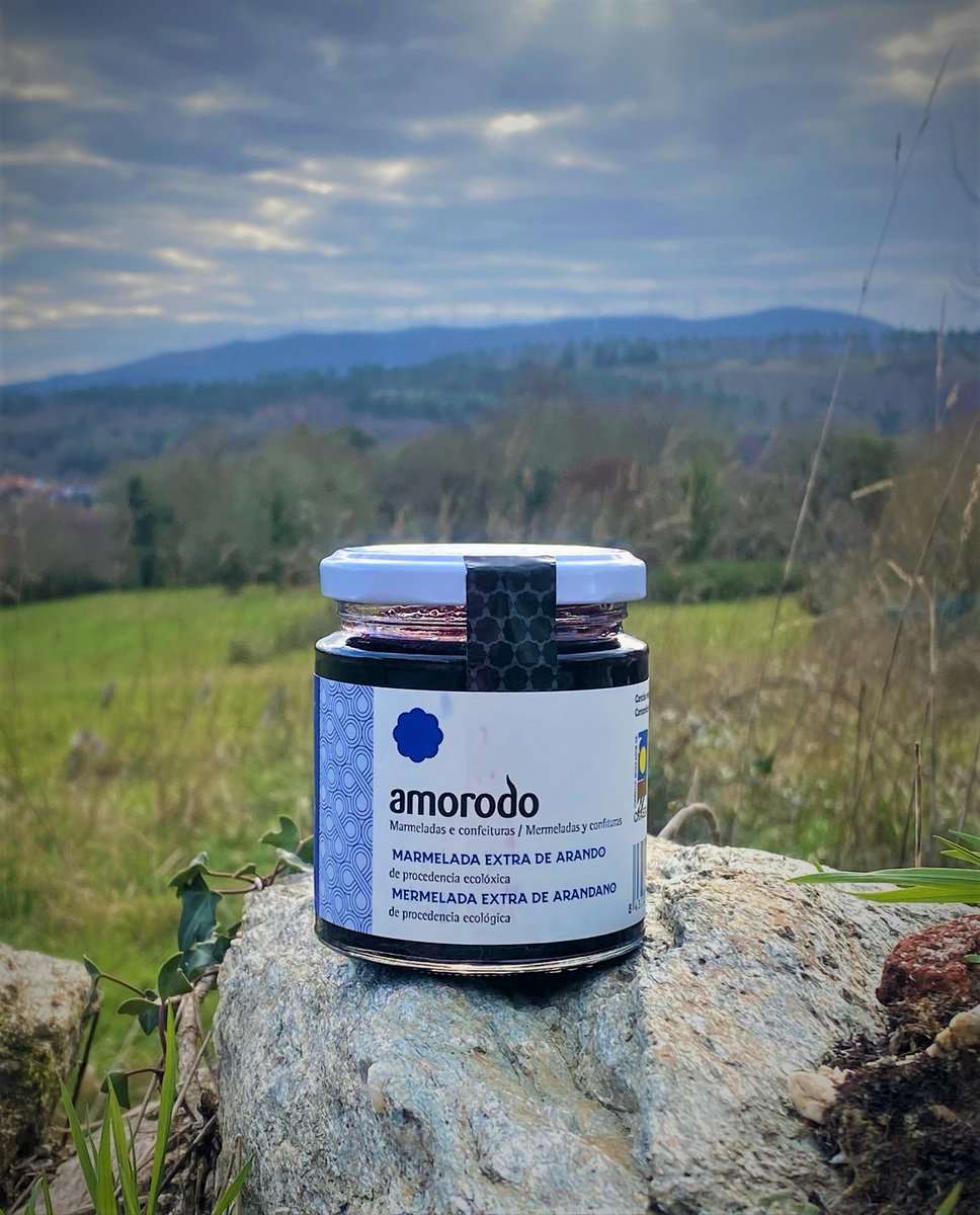amorodo_eco's tweet photo. En AMORODO elaboramos as nosas conservas seguindo a regra dos 3-S: Sabor + Saber + Saúde👈✅

E así obtemos manxares ecolóxicos como A MARMELADA EXTRA DE ARANDO. 👩‍🍳👌, unha larpeirada novidosa, ecolóxica e moi saudable. 😋👌

Bótate ao monte, descúbrea! 💪💡

#amorodo https://t.co/3mVQeRrP9k
